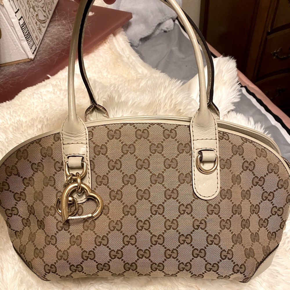 SALE. Authentic Gucci in amazing condition ❤️💕💜